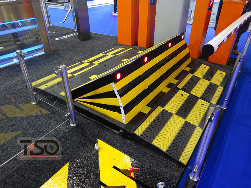 M30 (K4) zertifizierter SpeedBump, INTERSEC-2017